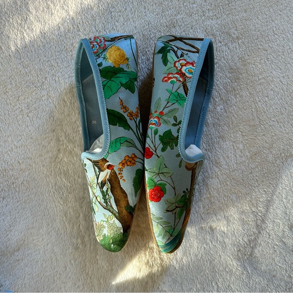 NWT Authentic Gucci Printed Satin Voyage Flat Sandals Multi-Blue 38 - Picture 4 of 6